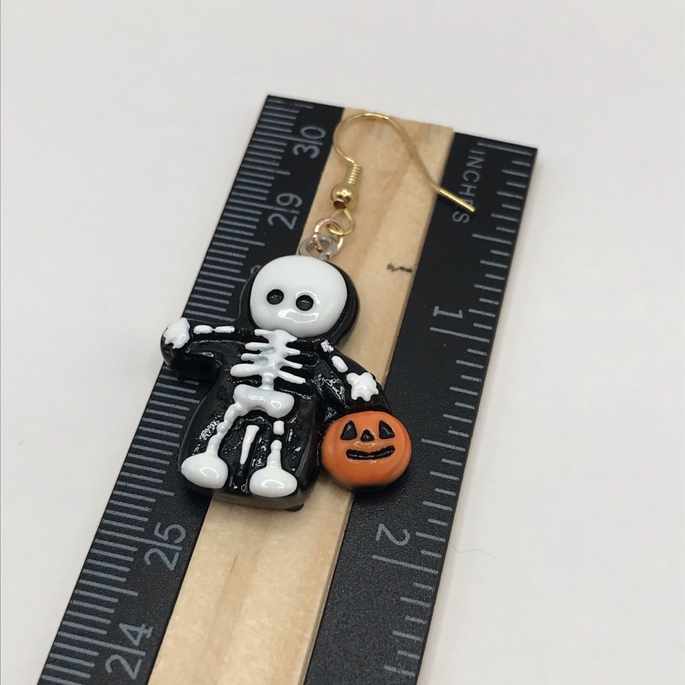 Mismatch Halloween Charm Earrings Candy Corn Cake & Trick or Treat Skeleton - Picture 6 of 6
